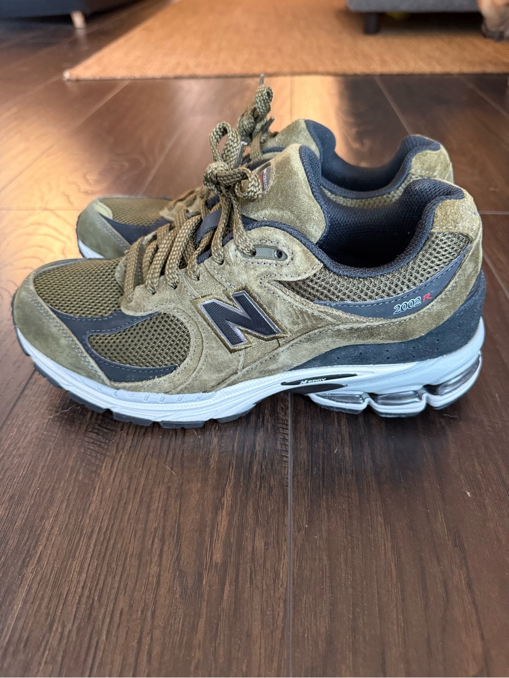New Balance 2002r Sneakers